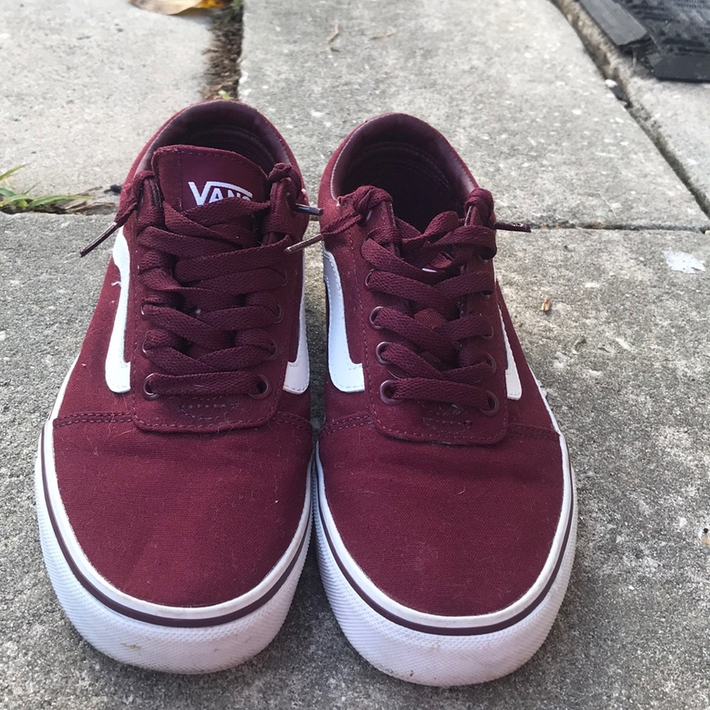 COPY - Size 8 old school maroon vans